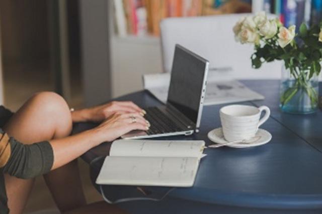 A women using a laptop